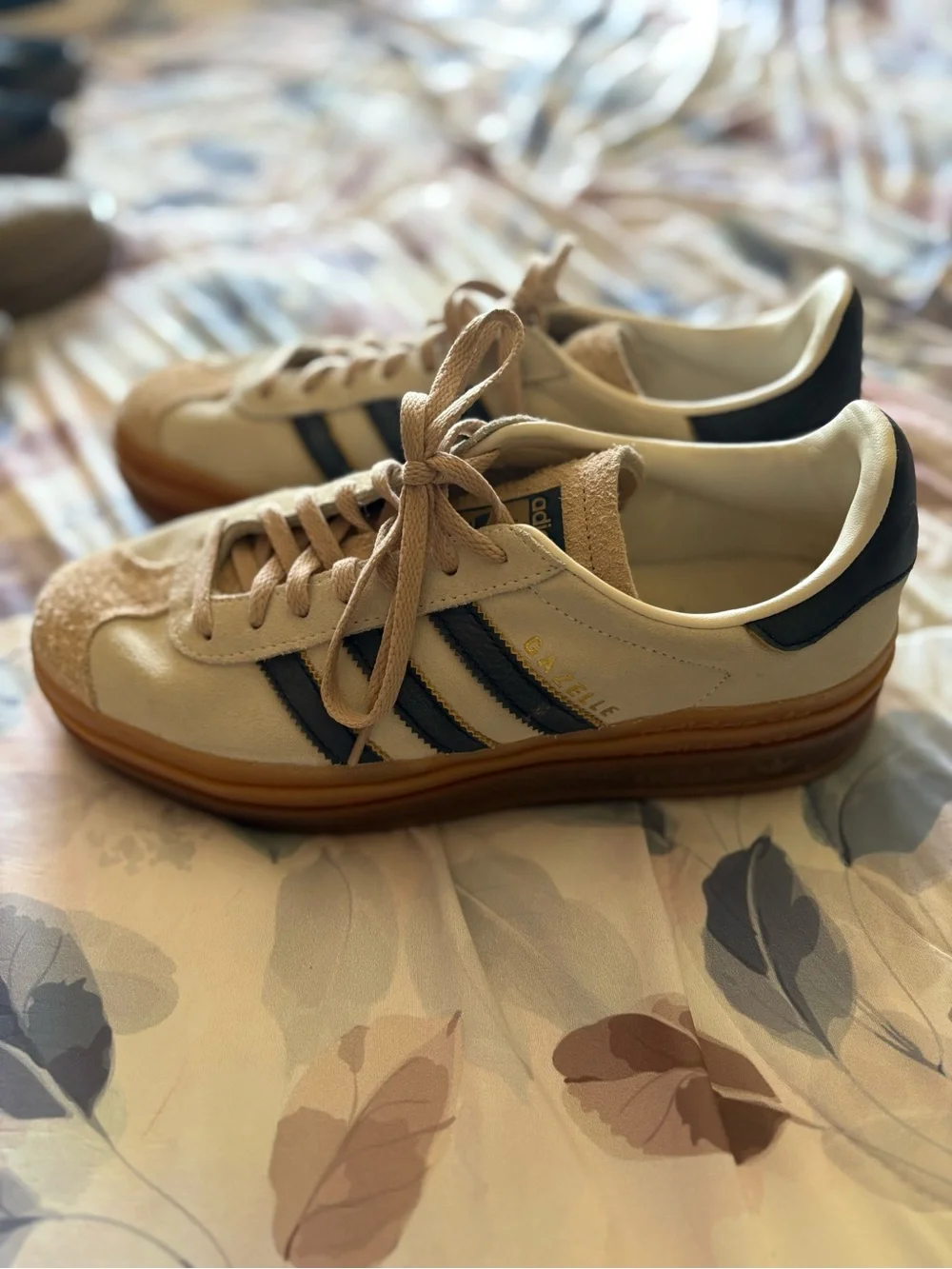 Women's Casual Lace-Up Sneakers in Beige with Black Stripes